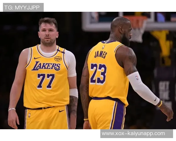 杨毅点评东契奇加盟湖人对詹姆斯地位的影响与老将发言权问题 杨毅点评东契奇加盟湖人对詹姆斯地位的影响与老将发言权问题