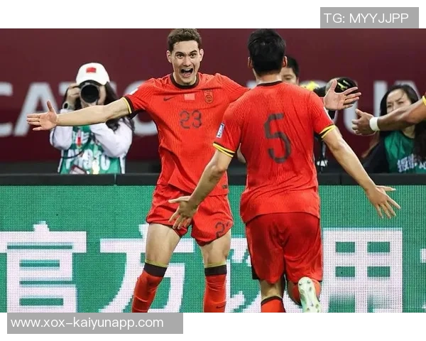 泰国队防守犯规引发争议拜合拉木模仿对手动作表达不满